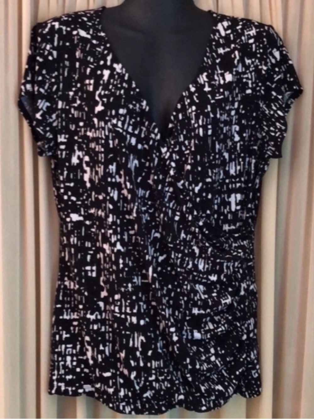 Beautiful Apt. 9 Wrap Around XL Blouse